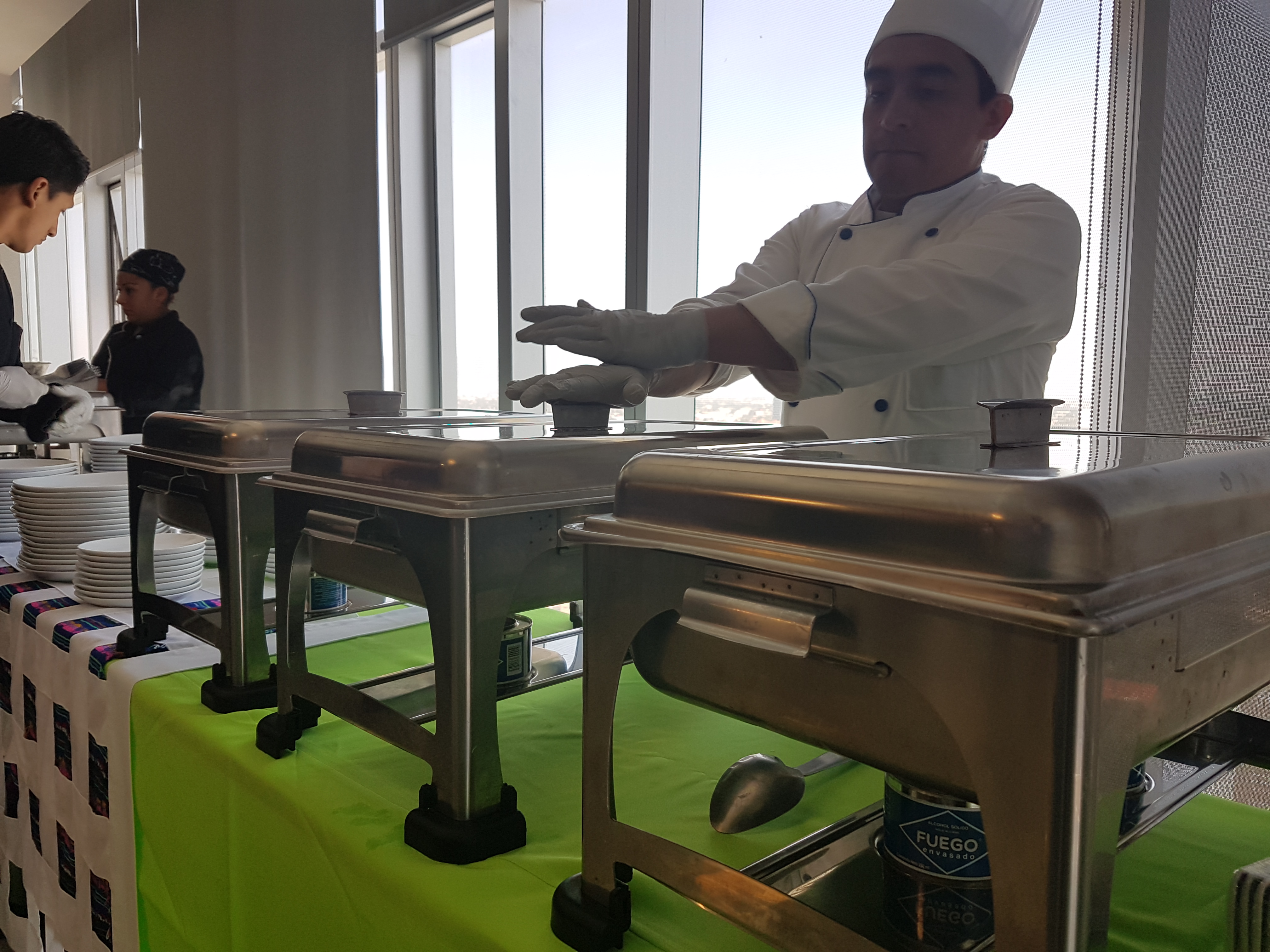 Estación de alimentos para evento tecnológico