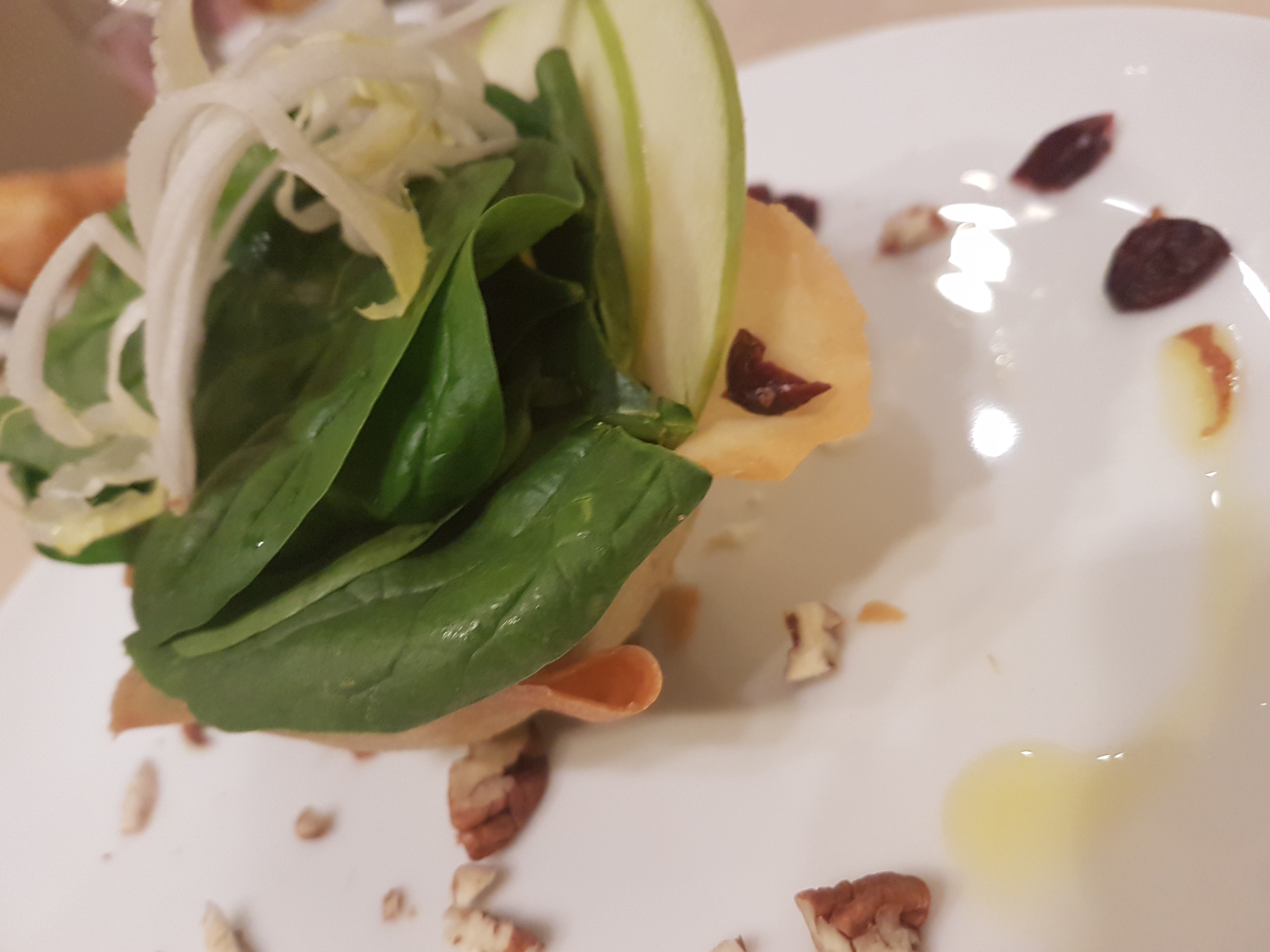 Servicio de banquete montado para cena de gala