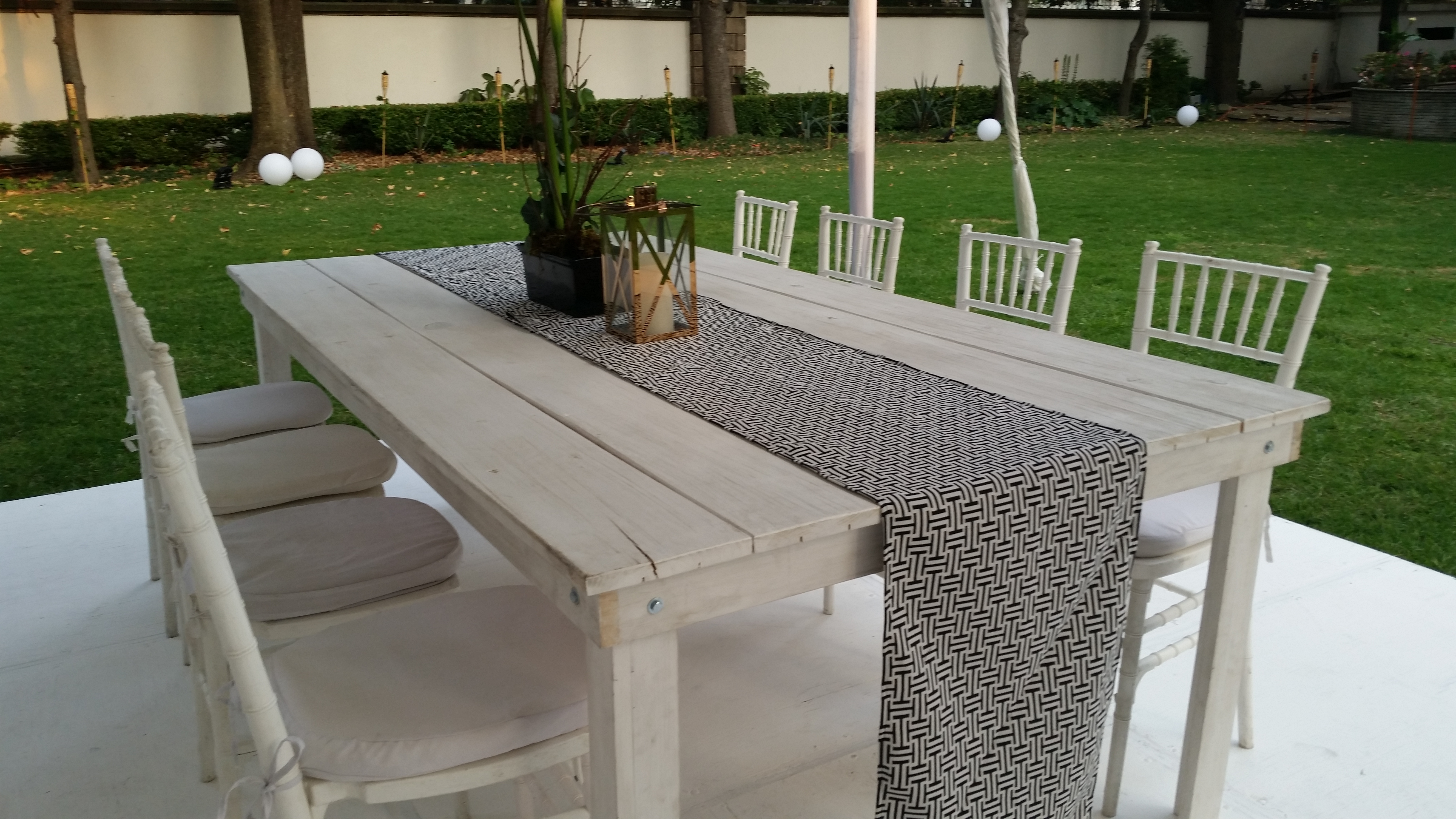 Salón hotelero montado para un congreso empresarial