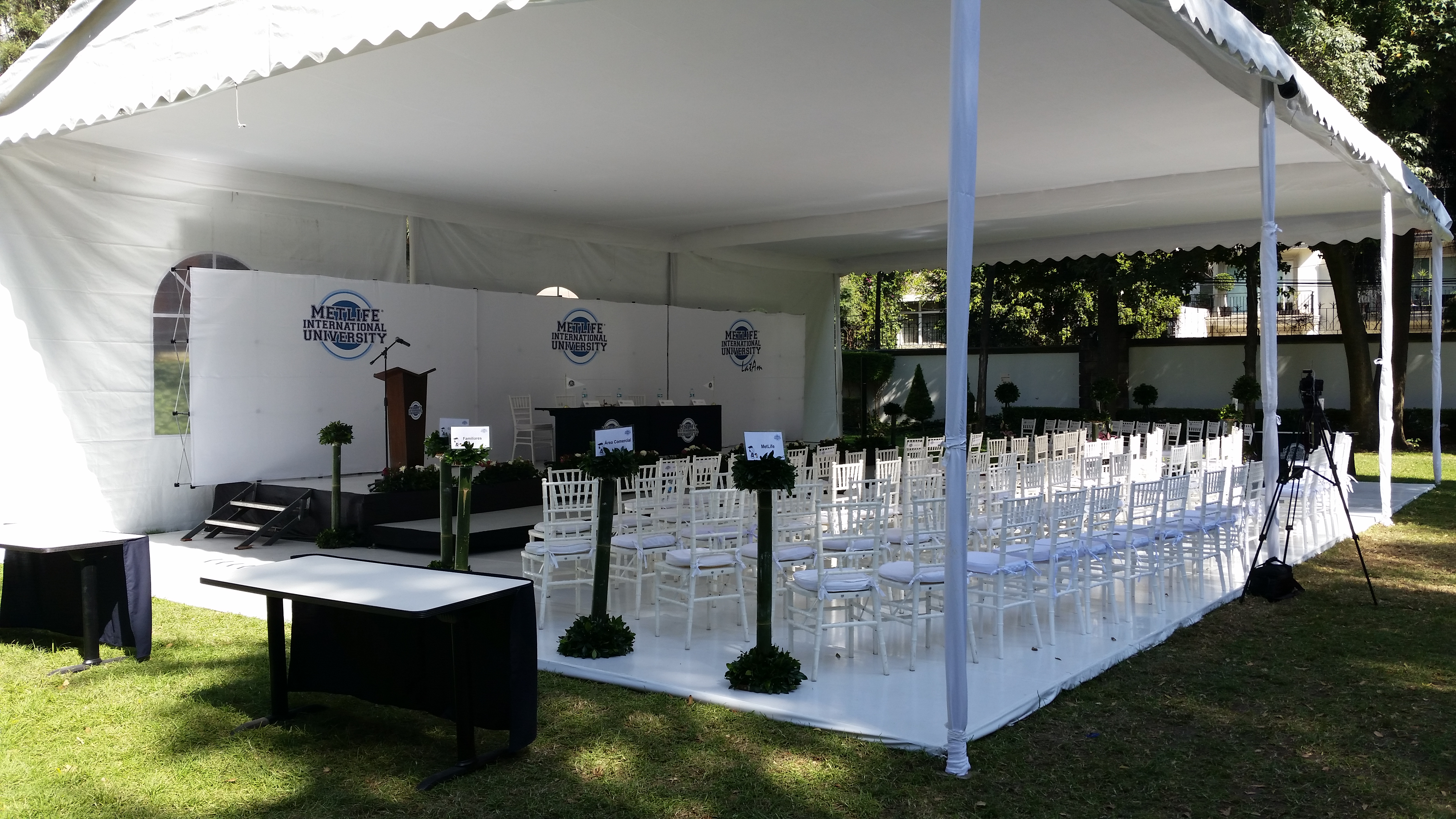 Decoración elegante para fiesta de graduación