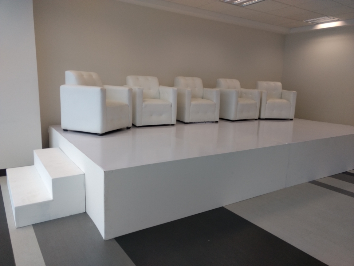 Mobiliario exterior para evento al aire libre